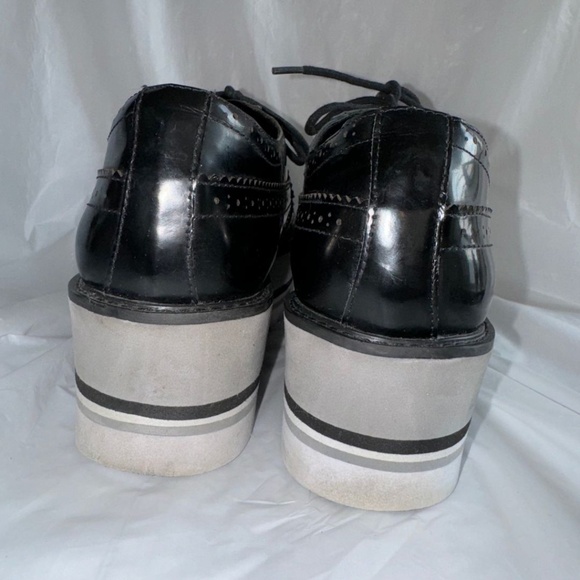 Jeffrey Campbell Platform Oxfords, Black Patent Leather Baroque Design, Size 10 - Picture 8 of 9